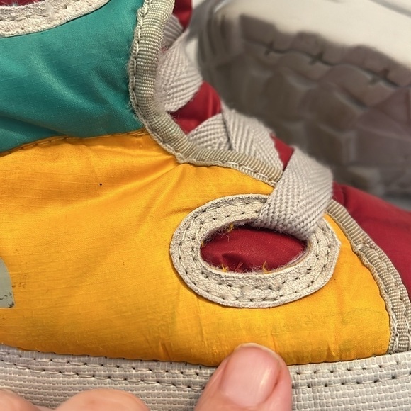 The North face-2-rainbow girls, puffer, lace up, Lightweight, snow, winter boots - Picture 10 of 13